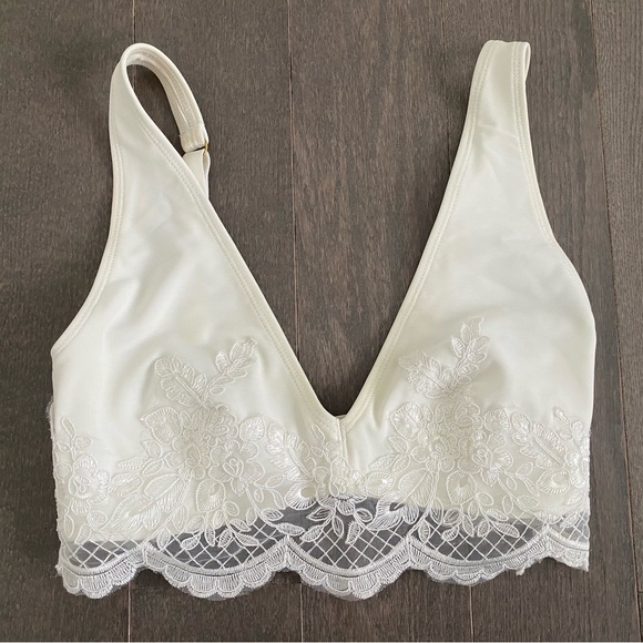 ASOS Fuller Bust Bridal Premium Lace Appliqué Crop Bikini Top, 32DD/F, Off White - Picture 1 of 6